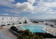 «Κάμψη τον Απρίλιο, αναμένουμε δυνατό καλοκαίρι» δήλωσαν στην euronews.com οι ξενοδόχοι της Σαντορίνης