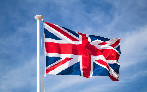 Σε ισχύ από σήμερα η έκδοση ταξιδιωτικής άδειας για τους Ευρωπαίους που θέλουν να πάνε στη Βρετανία – Το κόστος