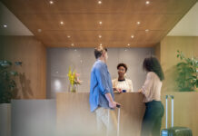 Eurostat: Άκρως παραγωγικοί οι εργαζόμενοι σε φιλοξενία και εστίαση στην Ελλάδα