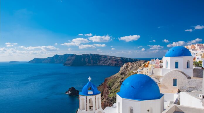 Explore 5 Star Hotels & Boutique Hotels in Santorini