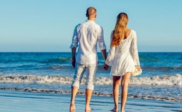 German Press | Greek Tourism with Two Faces