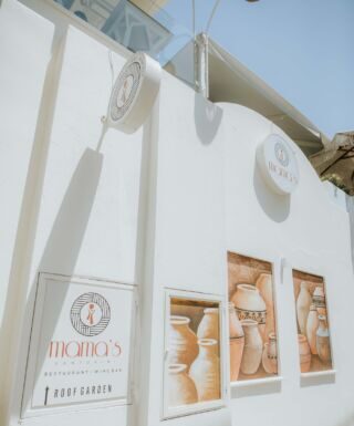 MAMAS Restaurant Santorini