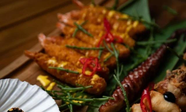 Barolo Beach Santorini