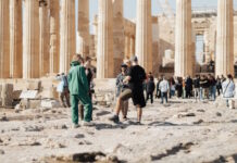 Tourism: Explosion of travel receipts in July