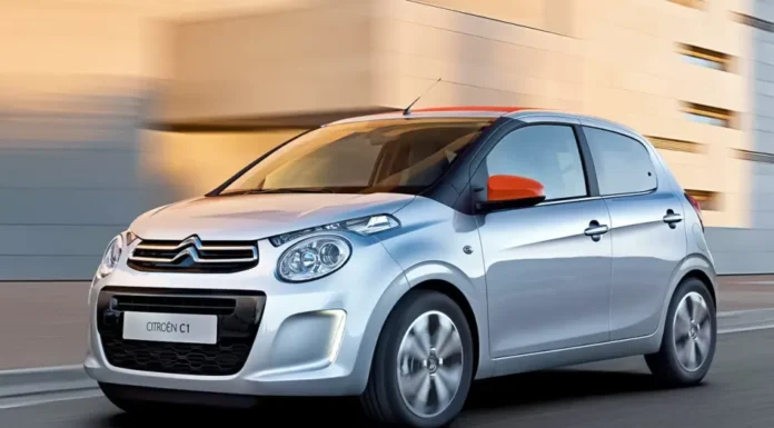 Vazeos: Effortless Mobility Across Santorini