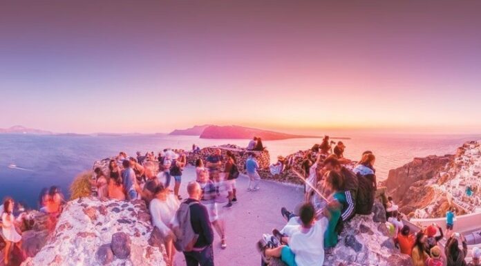 Ελληνικός τουρισμός: Πάμε για ρεκόρ στα έσοδα (πίνακες)