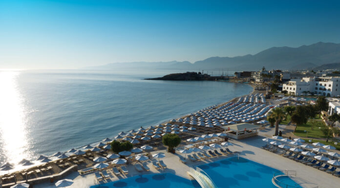 World Travel Awards 2025: Οι «Best of the Best» της Ελλάδας ανά κατηγορία