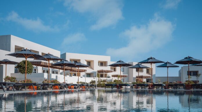 NOŪS Santorini — A Modern-Art Escape in the Heart of the Aegean