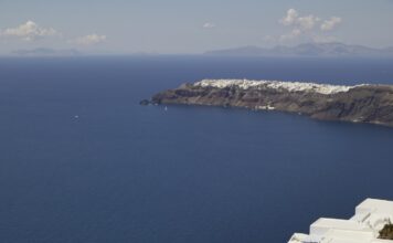 Kivotos Santorini Luxury Hotel & Villas: A Refined Caldera Escape