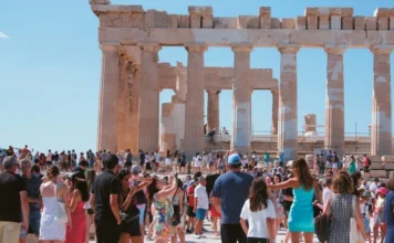 Αυξημένο το ενδιαφέρον των Αμερικανών το 2026 για τους δημοφιλείς τουριστικούς προορισμούς στην Ελλάδα