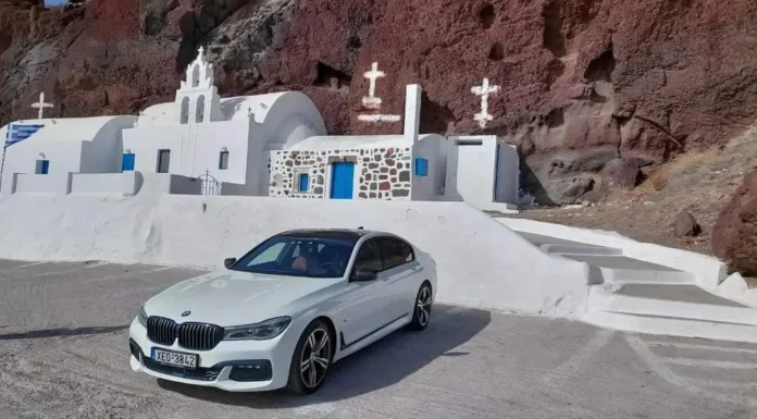 Santorini’s Luxury Travel: Επαναπροσδιορίζοντας την Εμπειρία της Σαντορίνης με Πολυτελείς, Εξατομικευμένες Υπηρεσίες
