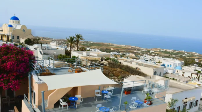 Kykladonisia Hotel Santorini: Experience Authentic Cycladic Hospitality in the Heart of Fira